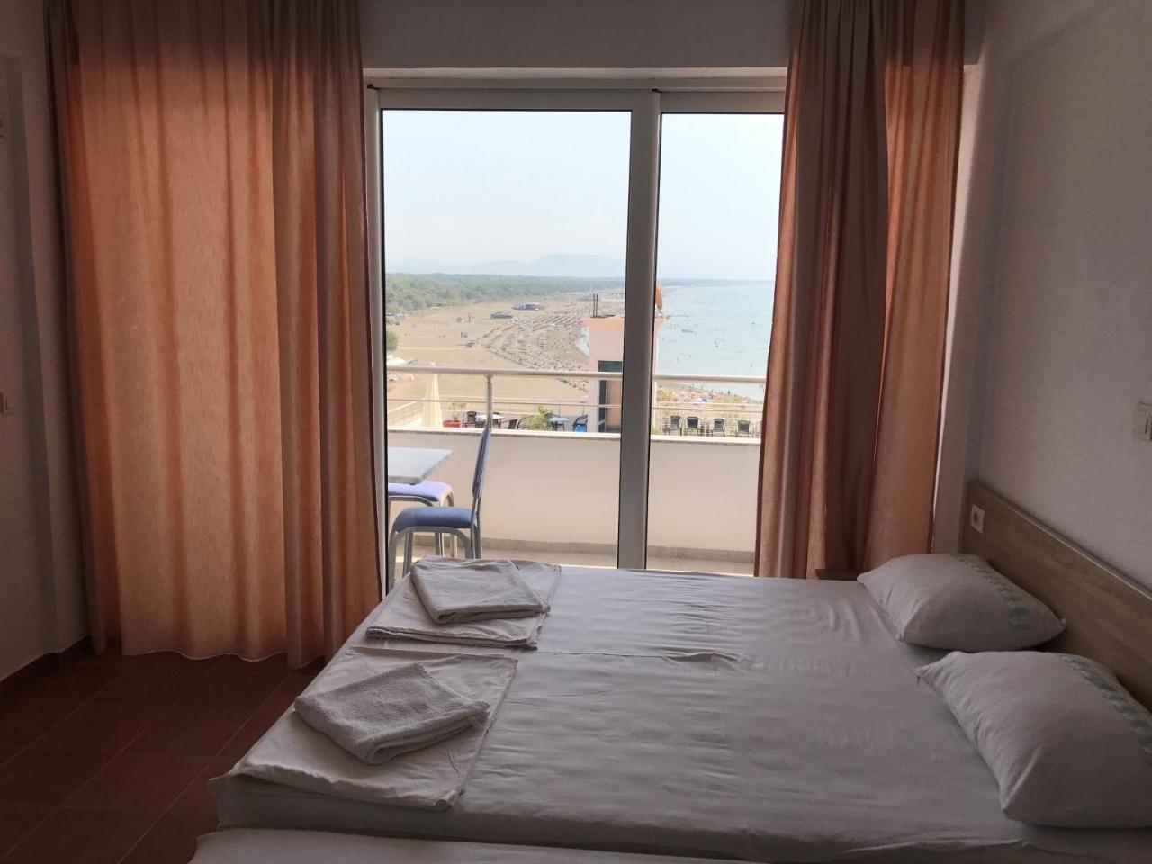 Hotel La Rosa Negra Ulcinj Esterno foto